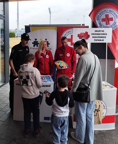 Slika PU_V/vijesti/2025/Ne ostavljete djecu u vozilima//IMG-b4af3f861a5c20489be9b5cd49c92924-V.jpg